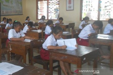 Siswa SD di Kudus diliburkan karena sekolahnya tergenang banjir