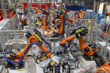 Produsen mobil di AS desak Trump batalkan rencana tarif robot pabrik