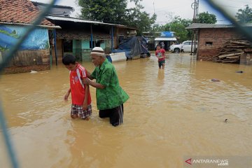 Banjir Kabupaten Bekasi meluas rendam pemukiman warga