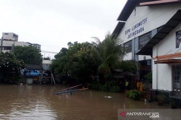 Sejumlah KA lintas selatan Jawa terlambat akibat banjir