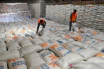 Stok beras cukup hingga Juni 2020