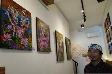 Pelukis asal Bali pameran tunggal cinta lingkungan di Kota Magelang