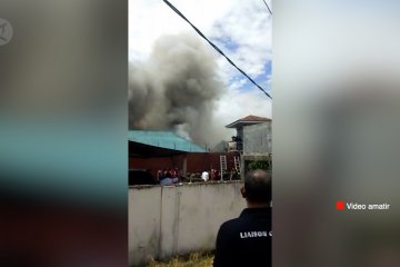 Napi mengamuk bakar Lapas Kabanjahe karena dirazia