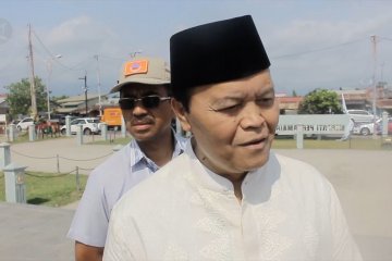 Hidayat Nur Wahid: sikapi penghentian umrah dengan bijak