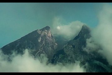 Gunung Merapi kembali erupsi karena akumulasi gas