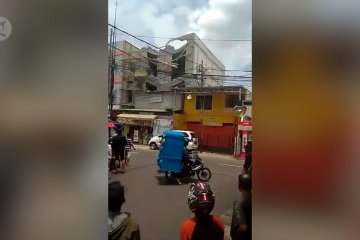 Ruko setengah jadi di Matraman Jaktim ambruk