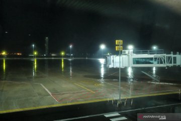 Bandara Kertajati diguyur hujan ringan jelang evakuasi WNI dari Jepang