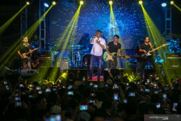 Penampilan Band Ungu di Tangerang