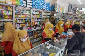 Buat masker antisipasi COVID-19, Relawan Muda Riau galang donasi