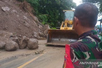 Aparat TNI-Polri bantu tangani dampak longsor di Gorontalo Utara