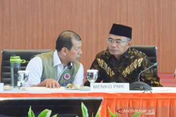 Menko PMK minta masyarakat tidak panik terhadap kasus COVID-19