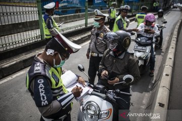 Penindakan pelanggar jalur bus TansJakarta