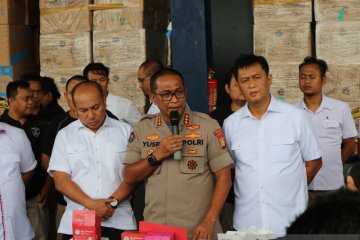 Timbunan masker di Tangerang akan dikirim ke luar negeri