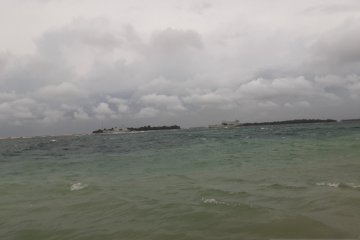 Angin kencang dan ombak besar landa perairan Pulau Sebaru