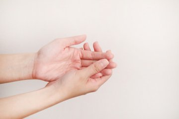 Tips aman cuci tangan untuk si kulit bermasalah