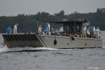 Kemarin, pemindahan ABK ke Pulau Sebaru hingga pemburuan masker