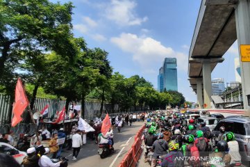 Unjuk rasa depan Kedubes India lalin jalan Rasuna Said tersendat