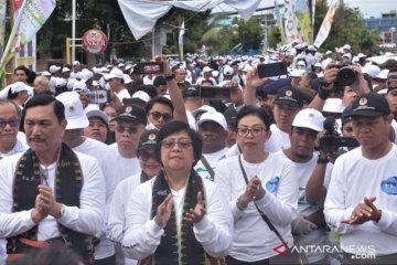 10.000 warga Manggarai Barat bersihkan pesisir pantai Labuan Bajo