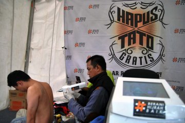 Aksi hapus tato gratis