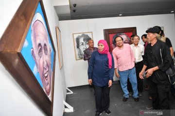 Pameran lukisan semua orang itu guru