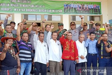 Tersangkut karhutla, tiga peladang di Bengkayang divonis bebas