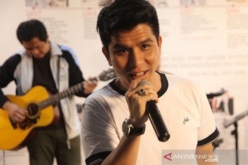 Distribusi album sulit, Govinda pilih rilis "single"