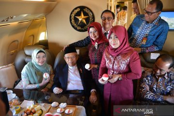 Wapres Ma'ruf Amin terima ucapan HUT dalam perjalanan kunker ke Lombok
