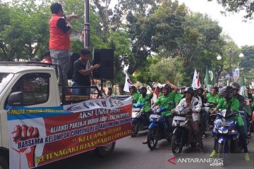 Buruh di Jambi unjukrasa tolak RUU Cipta Karya