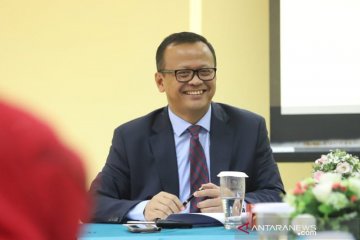 Menteri Edhy ikuti sidang terbuka doktor di Unpad