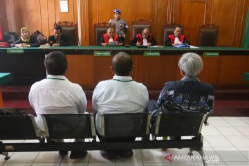 PN Surabaya bebaskan enam terdakwa kasus jalan ambles Gubeng