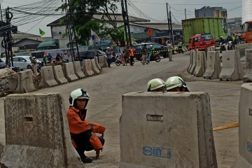 Sebagian Jalan Raya Bekasi ditutup imbas kebocoran gas