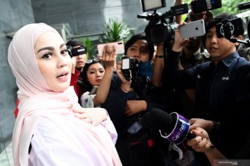 Jennifer Dunn jadi saksi Tubagus Chaeri Wardana