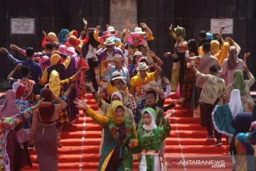 Parade seni siswa berkebutuhan khusus di Yogyakarta