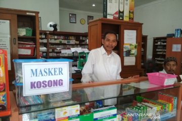 Kontribusi penjualan masker di PD Apotek di Kudus tidak besar