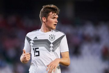 Luca Kilian jadi pemain Bundesliga pertama yang positif COVID-19