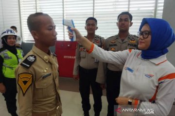 Sikapi COVID-19, peralatan pencegahan ditambah pengelola LRT Palembang