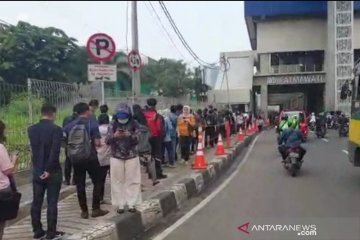 MRT Jakarta akan evaluasi antrean penumpang di empat stasiun