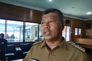 Bupati Anambas sayangkan informasi warganya diindikasikan COVID-19