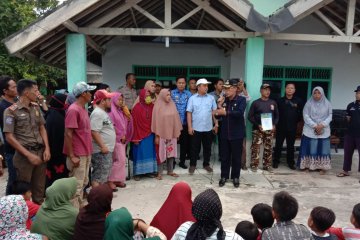 Bupati Lampung Timur dengar keluhan nelayan tolak tambang pasir laut