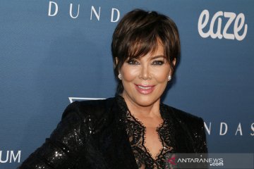 Hadir di ultah bos Universal Music, Kris Jenner negatif corona