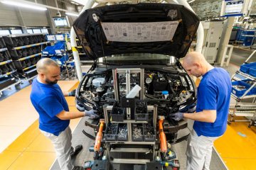 Penyebaran corona meluas, VW hentikan produksi pabrik-pabrik Eropa