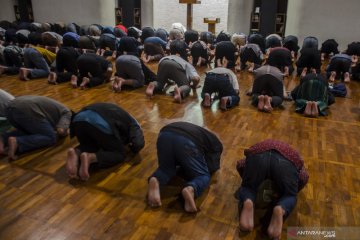 Setelah didatangi seorang positif corona, Masjid Salman ITB ditutup