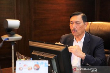 Luhut: Dana perjalanan dinas dialihkan agar ekonomi terus berjalan