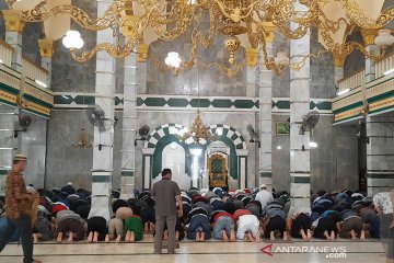 Tak gelar Shalat Jumat, Masjid Al Munawwar laksanakan Dzuhur berjamaah
