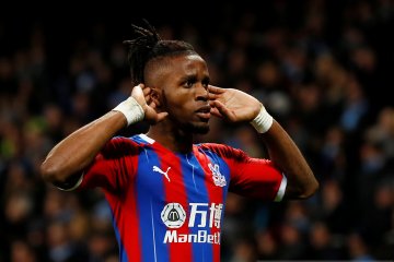 Wilfried Zaha tawarkan akomodasi gratis untuk petugas kesehatan