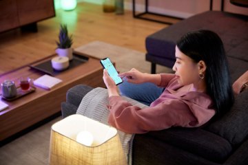 Lampu LED pintar Philips gampang dikontrol dari smartphone