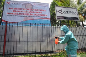 Penyemprotan disinfektant kantor ANTARA BPJ Bogor