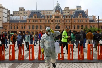 Argentina gali ratusan makam antisipasi pandemi corona