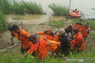 Empat korban hanyut di Sungai Air Molek Riau ditemukan