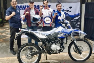 Yamaha serahkan WR155 kepada konsumen pertama